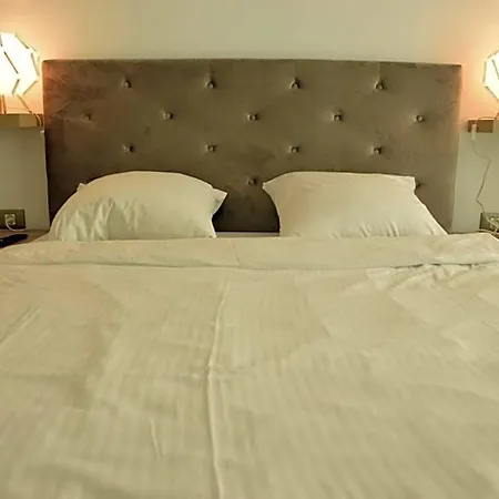 Hotel Willow Alessi Pool & 3*
