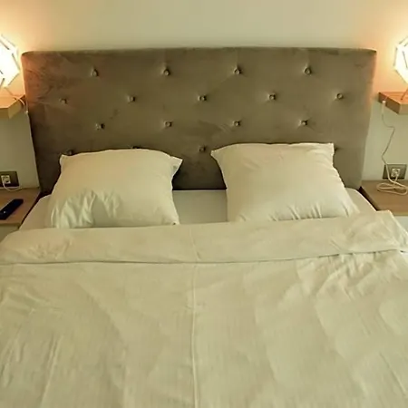 Hotel Willow Alessi Pool & 3*