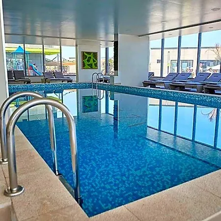 Willow Alessi Pool & Hotel Constanţa