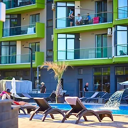 Willow Alessi Pool & Hotel Constanţa